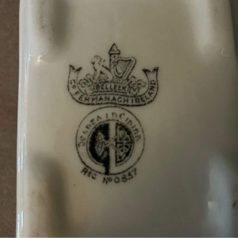 Vintage Belleek Acorn Lidded Box - Picture 7 of 15